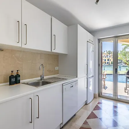Apartment Waterside In Sotogrande Marina With Private Pool